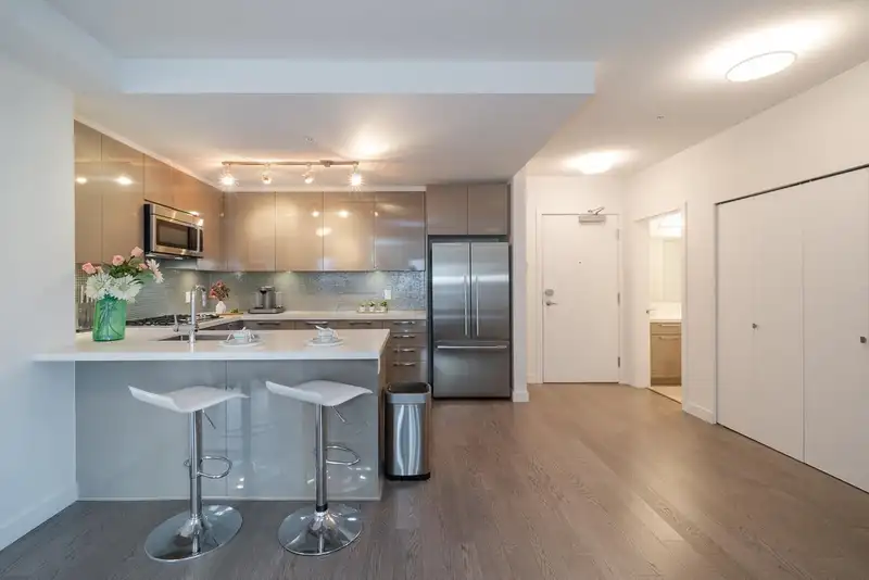 218 10177 RIVER DRIVE - photo 1 of 39