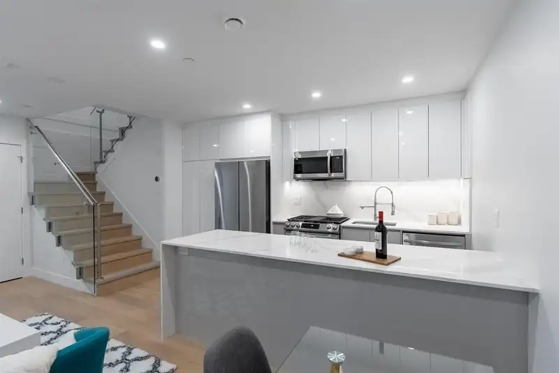 2881 E GEORGIA STREET - photo 2 of 34