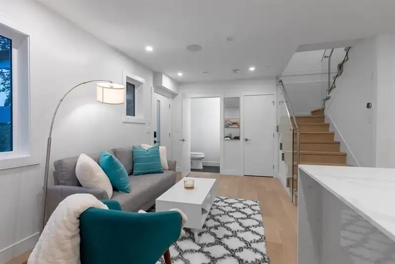 2881 E GEORGIA STREET - photo 4 of 34