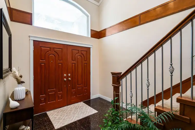 13125 73 AVENUE - photo 3 of 40