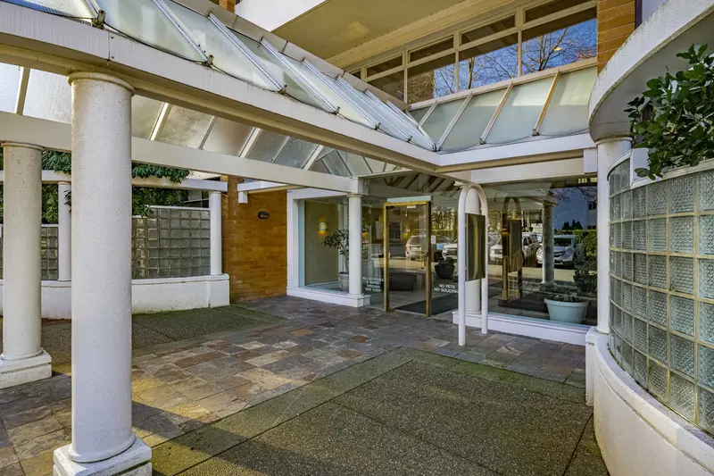 602 6611 MINORU BOULEVARD - photo 2 of 25