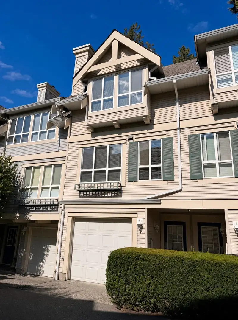 90 8844 208 STREET - photo 3 of 21