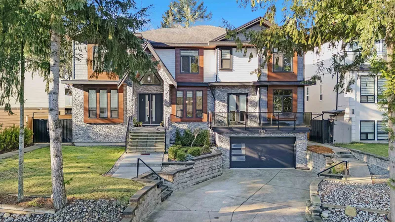 7575 143 STREET - photo 1 of 25