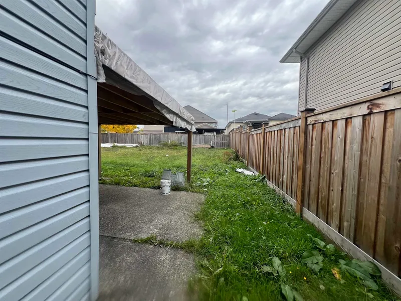 13421 87A AVENUE - photo 4 of 19