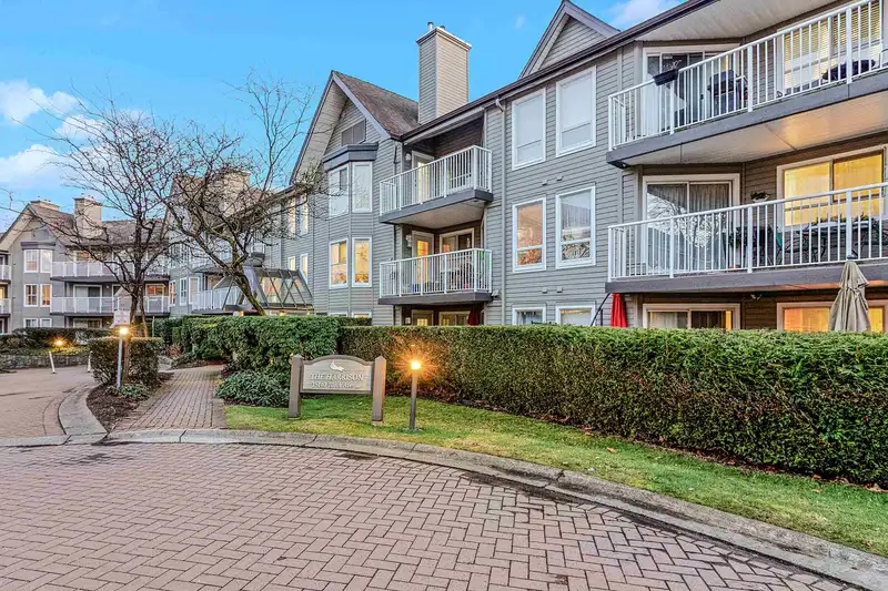 307 15140 108 AVENUE - photo 1 of 30