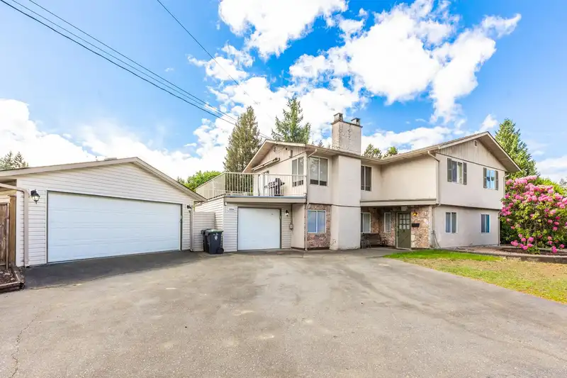 20554 43A AVENUE - photo 3 of 36