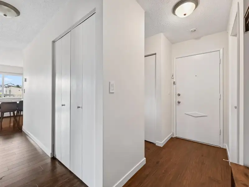 211 6340 BUSWELL STREET - photo 4 of 22