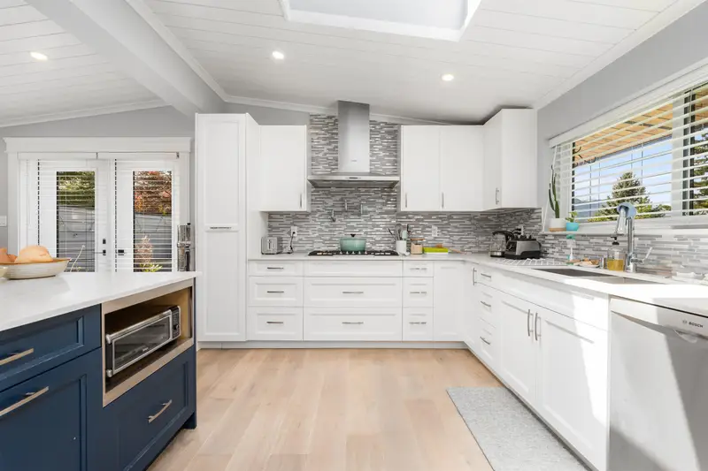 2361 FRIEDEL CRESCENT - photo 2 of 25