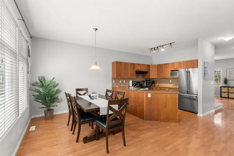 33 6588 188 STREET - photo 2 of 25