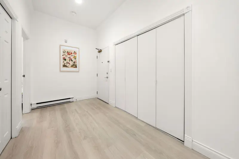 101 2408 HAYWOOD AVENUE - photo 2 of 25