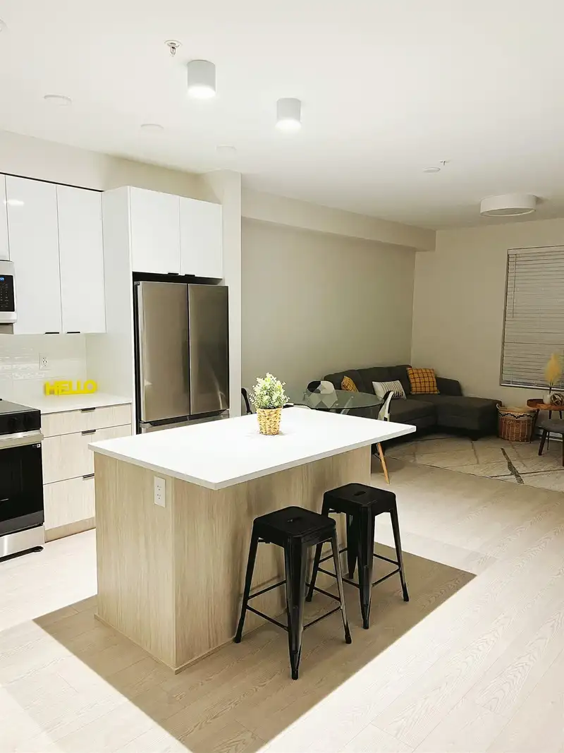 415 11655 FRASER STREET - photo 3 of 34