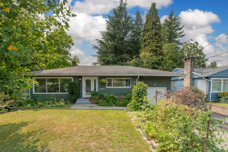11691 CARSHILL STREET - photo 1 of 32