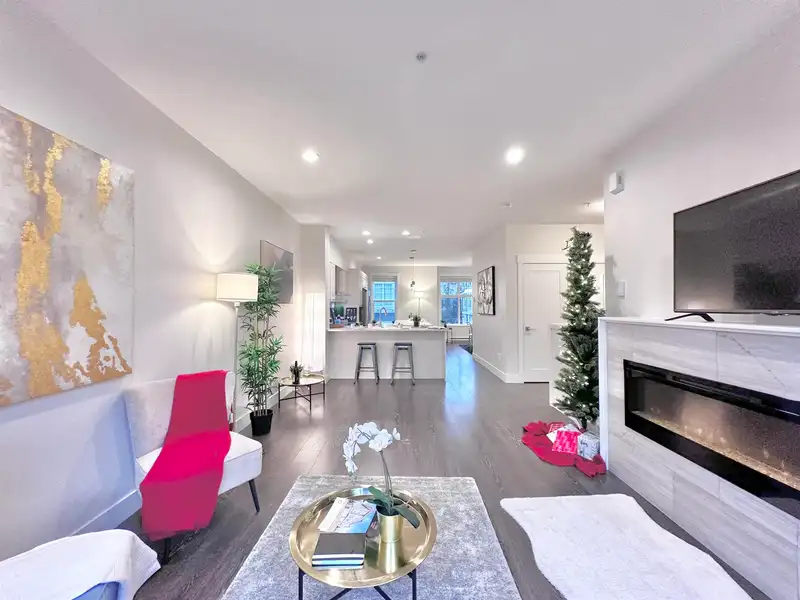 27 7686 209 STREET - photo 1 of 25