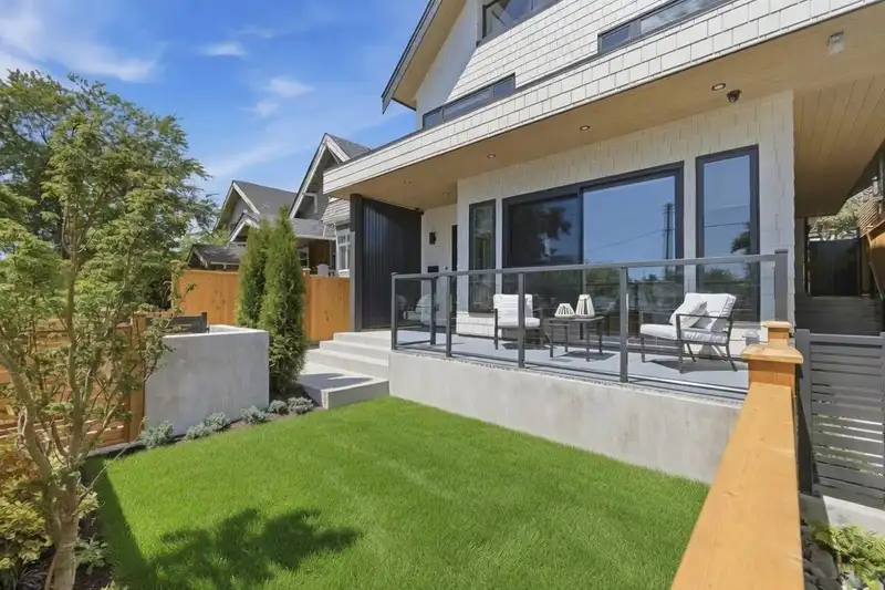 1 625 E 24TH AVENUE - photo 2 of 35