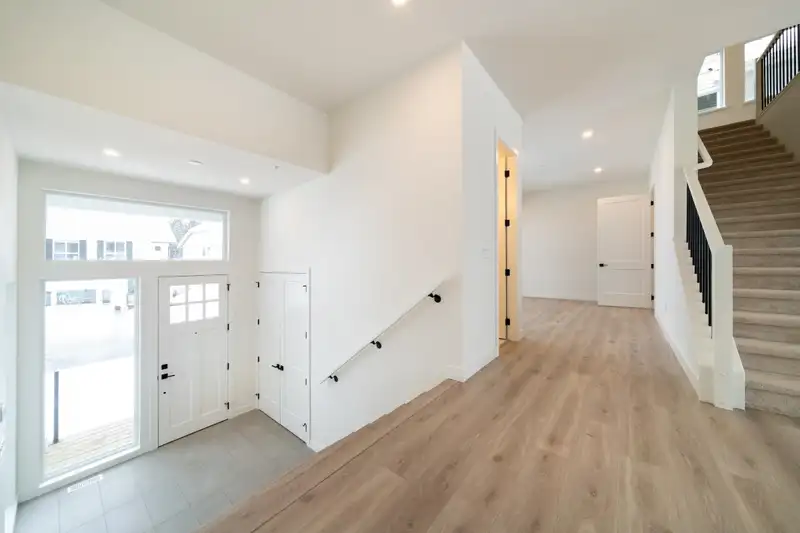 11107 BUCKERFIELD DRIVE - photo 2 of 25
