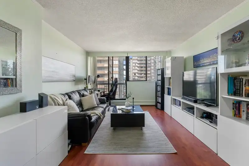 802 620 SEVENTH AVENUE - photo 3 of 21
