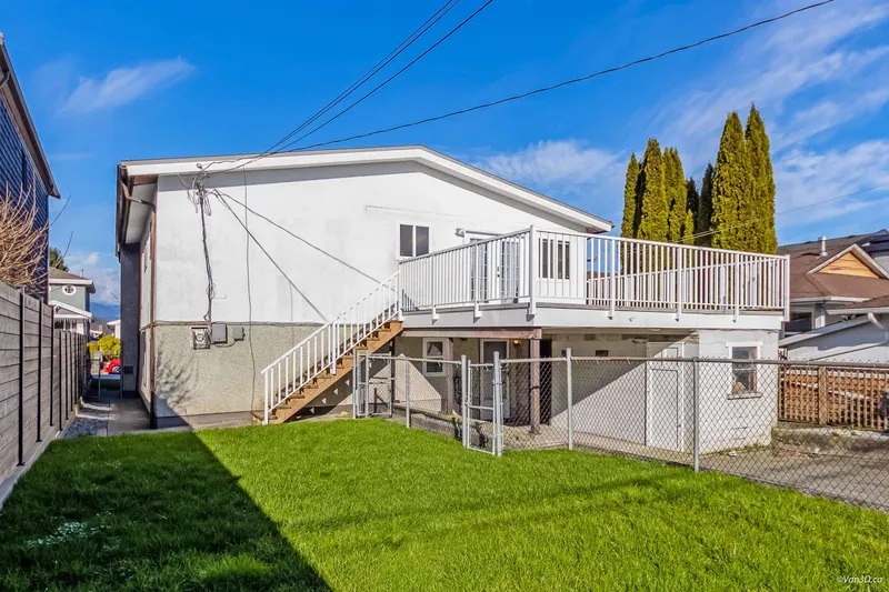 4346 DUNDAS STREET - photo 3 of 25