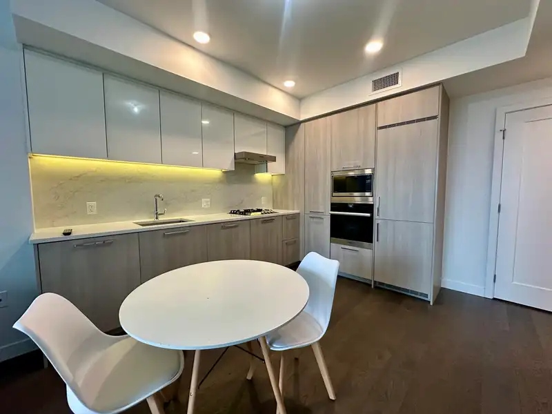 812 3200 CORVETTE WAY - photo 4 of 18
