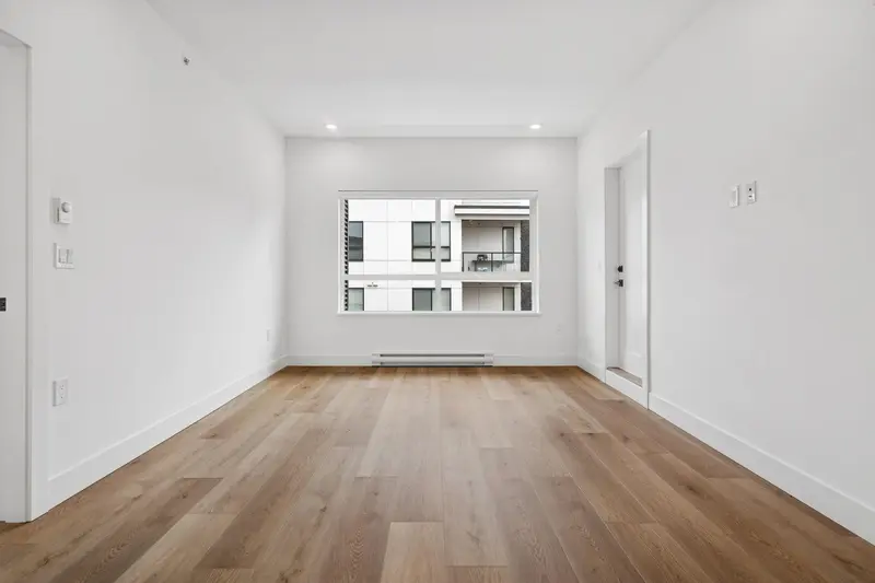 208 20286 72B AVENUE - photo 2 of 18