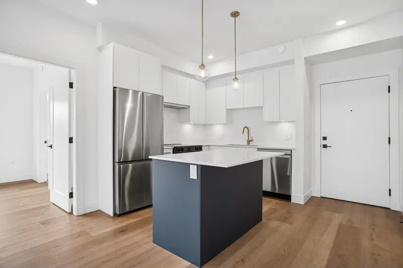 208 20286 72B AVENUE - photo 4 of 18