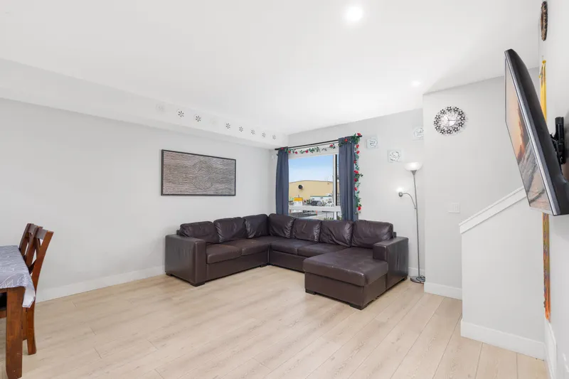 128 30530 CARDINAL AVENUE - photo 2 of 25