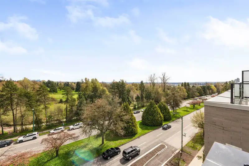 605 6859 CAMBIE STREET - photo 3 of 40