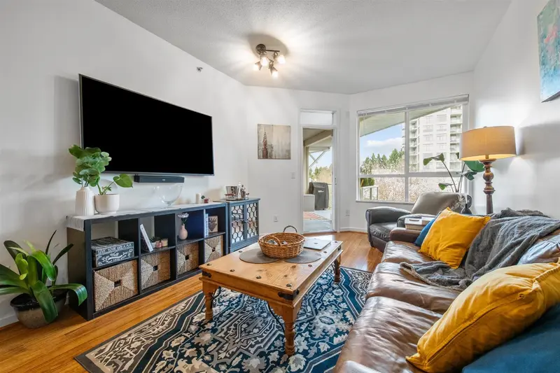 411 3551 FOSTER AVENUE - photo 2 of 21