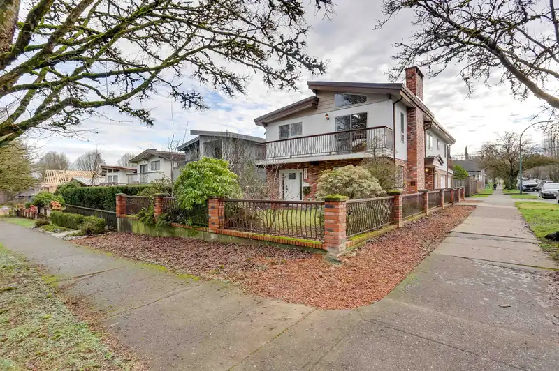 3640 SOPHIA STREET - photo 1 of 18