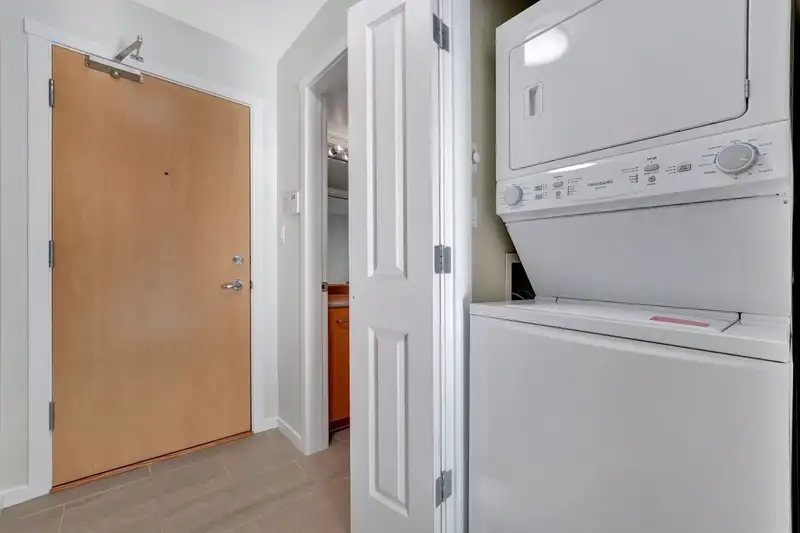 101 3142 ST JOHNS STREET - photo 4 of 40