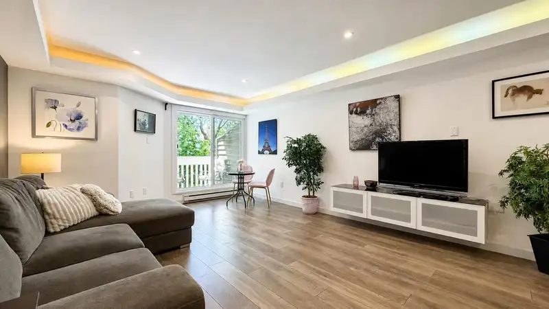214 1545 E 2ND AVENUE - photo 3 of 24