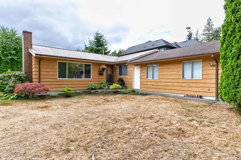 17180 4 AVENUE - photo 1 of 40
