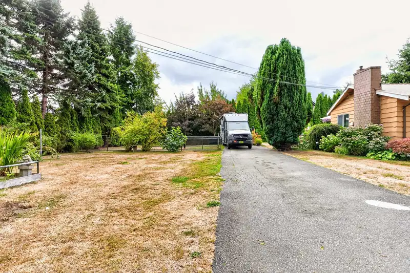17180 4 AVENUE - photo 2 of 40