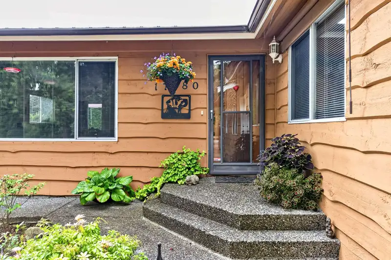 17180 4 AVENUE - photo 3 of 40