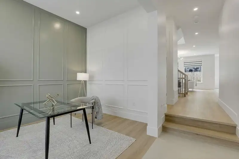 19660 75 AVENUE - photo 3 of 40