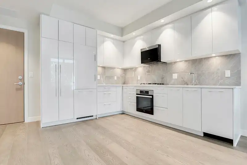 607 5608 BERTON AVENUE - photo 2 of 29