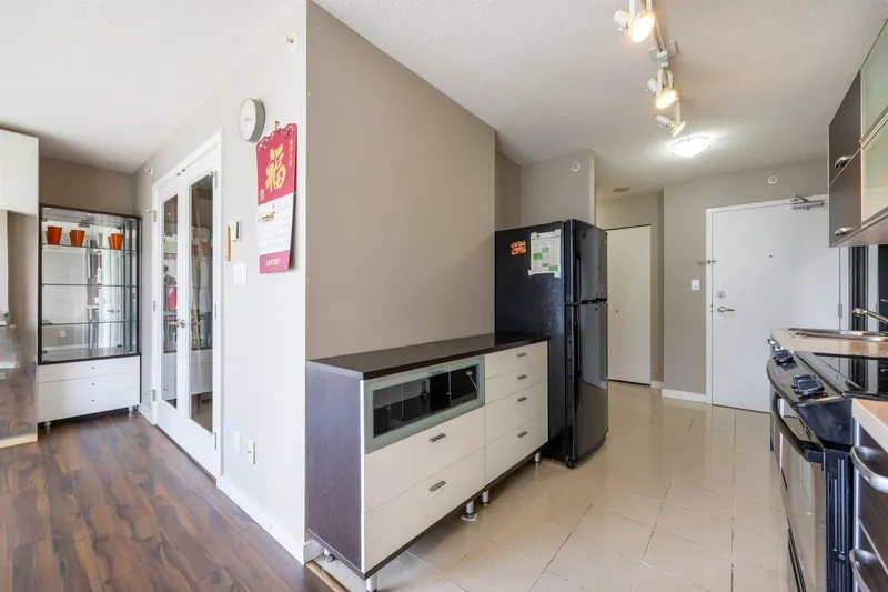 610 13688 100 AVENUE - photo 2 of 17