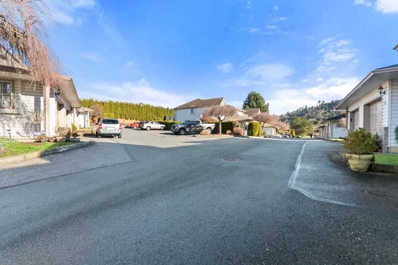 12 2575 MCADAM ROAD - photo 4 of 25