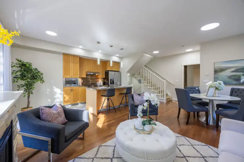 25 6188 BIRCH STREET - photo 4 of 16