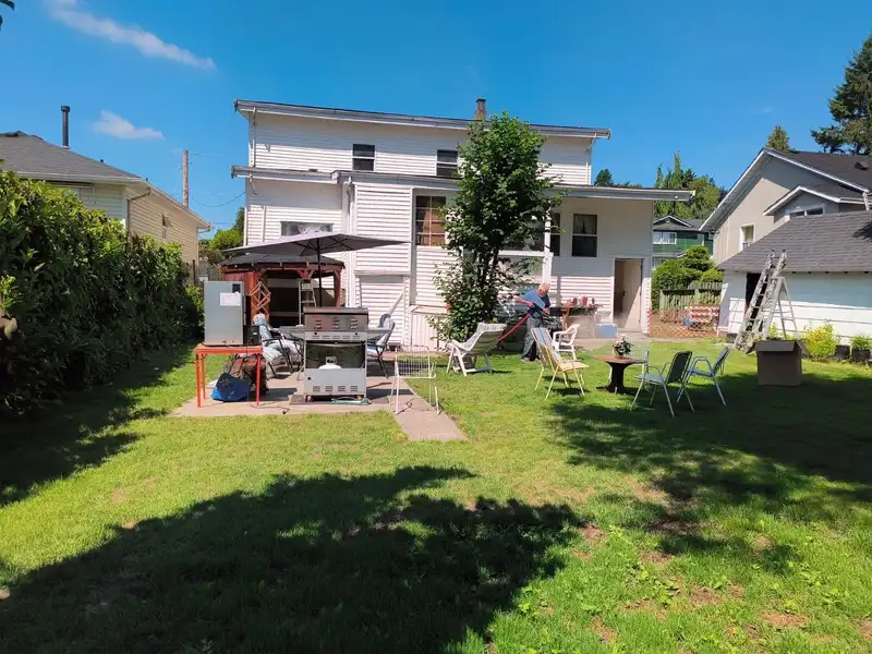 220 DEVOY STREET - photo 2 of 13