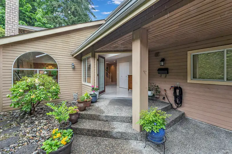 1675 LAWSON AVENUE - photo 1 of 40