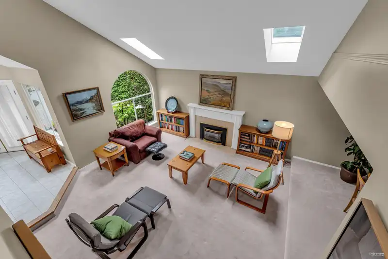 1675 LAWSON AVENUE - photo 4 of 40