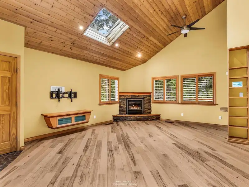 3859 CALDER AVENUE - photo 4 of 40