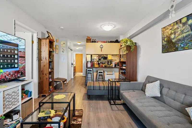 602 6611 COONEY ROAD - photo 4 of 12