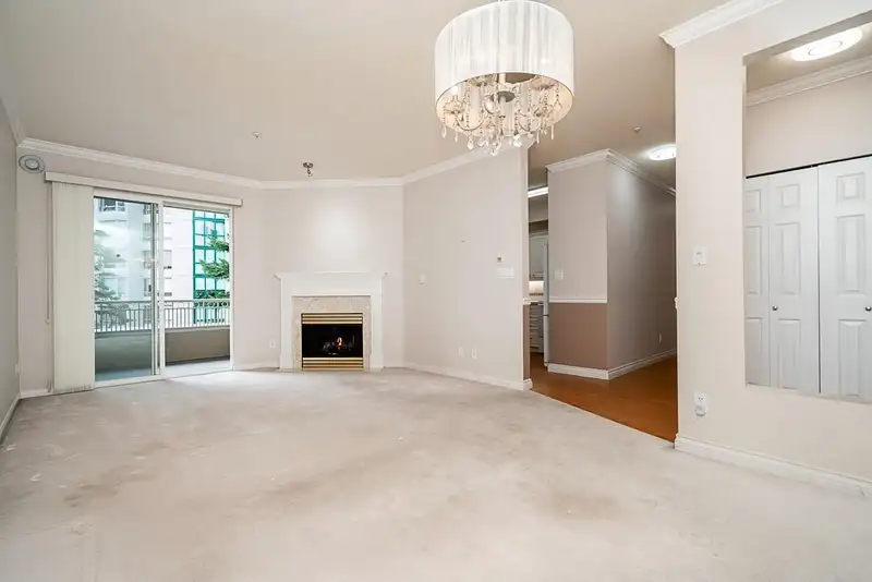 214 3098 GUILDFORD WAY - photo 4 of 40
