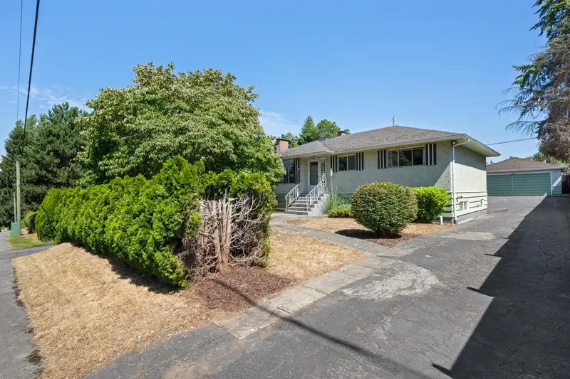 10836 128 STREET - photo 2 of 35
