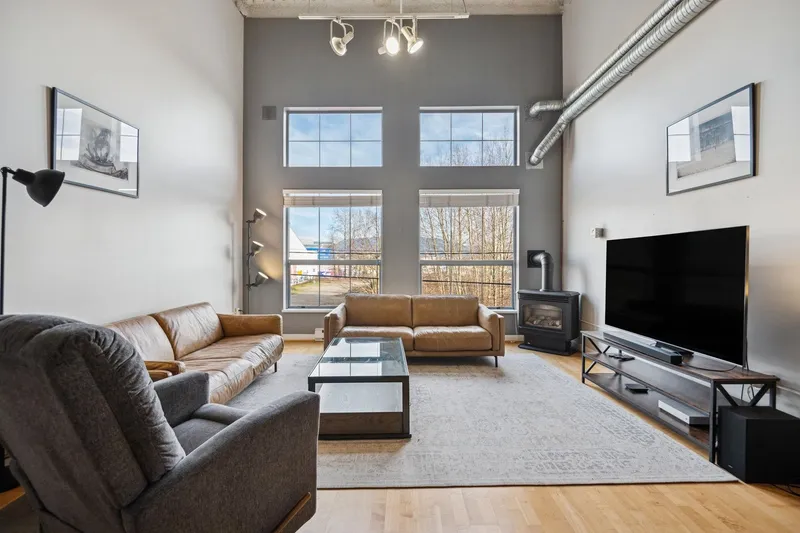 211 336 E 1ST AVENUE - photo 4 of 25