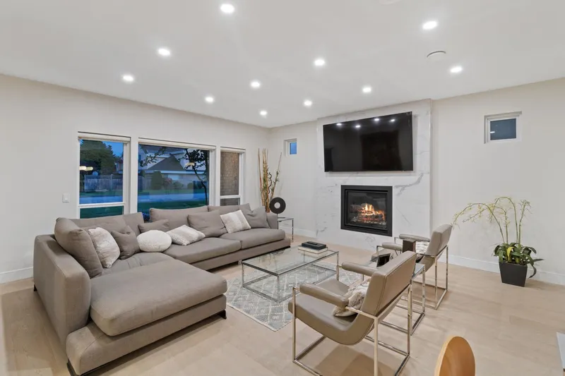 7231 DAMPIER COURT - photo 2 of 25