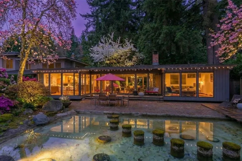 808 SEYMOUR BOULEVARD - photo 2 of 25