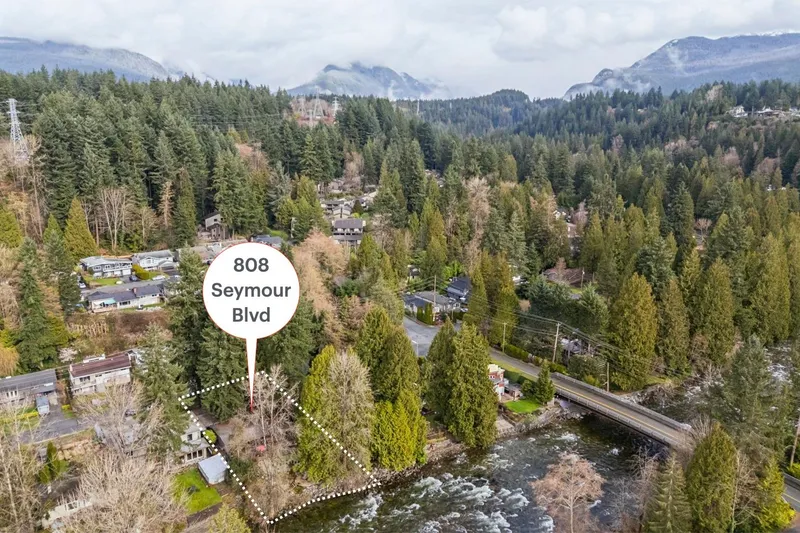 808 SEYMOUR BOULEVARD - photo 3 of 25