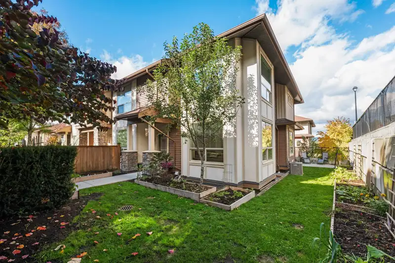 27 10480 248 STREET - photo 1 of 40
